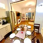 'tide Frame' - Big, Super Central, 2 Bathrooms