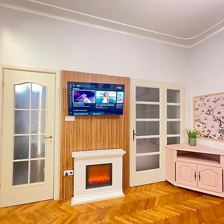 'tide Frame' - Big, Super Central, 2 Bathrooms Апартаменти Бургас