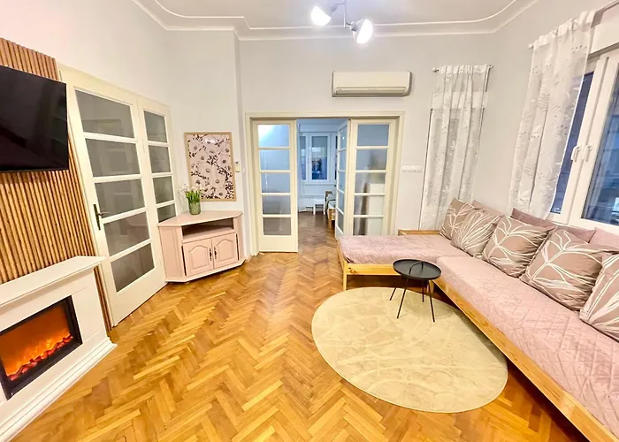 'Tide Frame' Apartment - Big, Super Central, 2 Bathrooms * Бургас