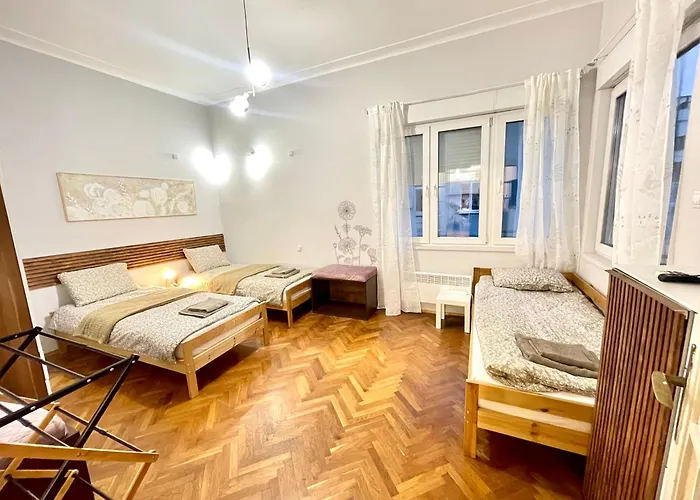 'Tide Frame' Apartment - Big, Super Central, 2 Bathrooms * Бургас