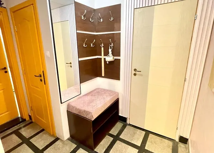 'Tide Frame' Apartment - Big, Super Central, 2 Bathrooms Бургас